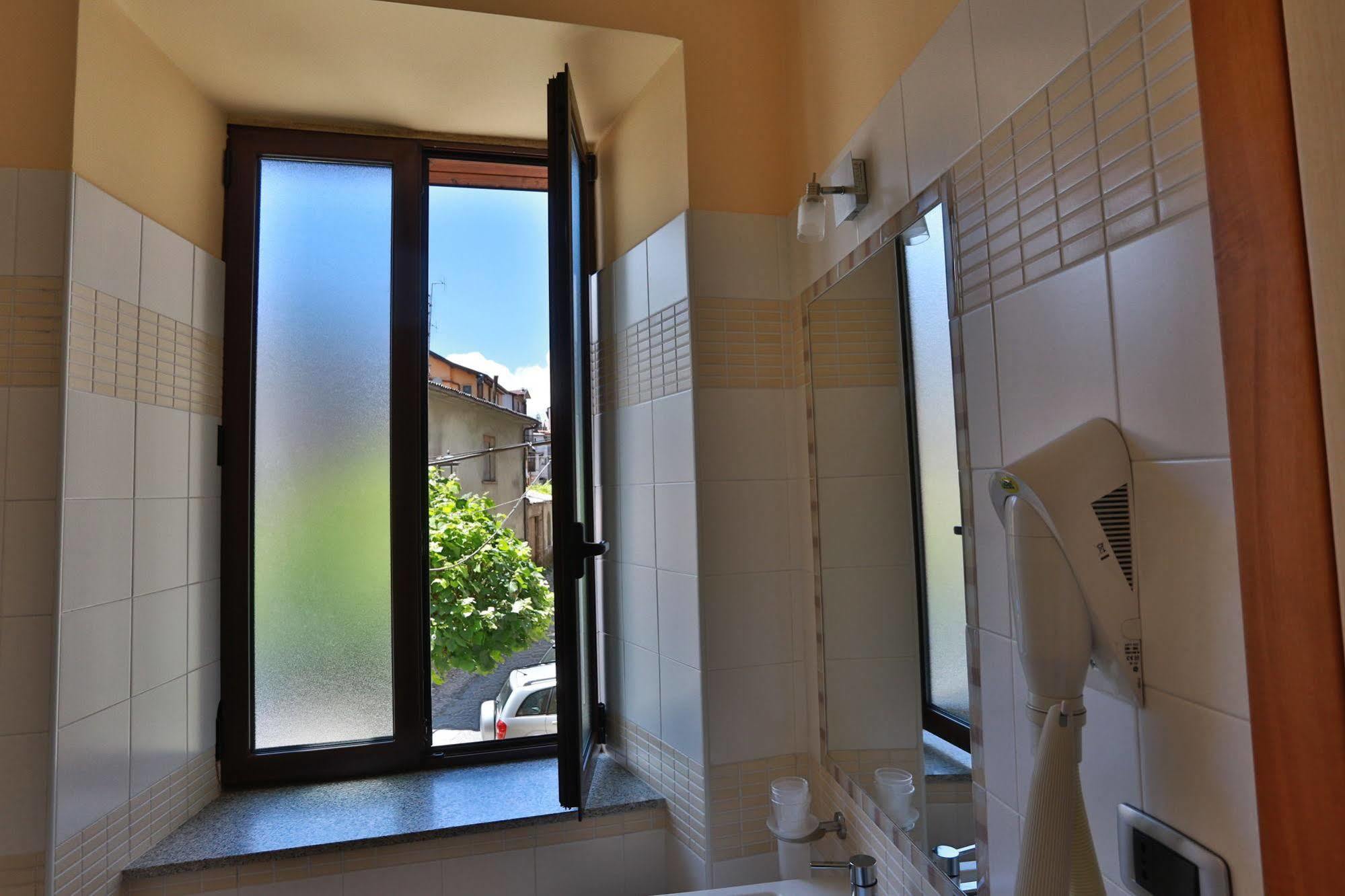 Hotel Conte Ruggero แซร์รา ซาน บรูโน ภายนอก รูปภาพ