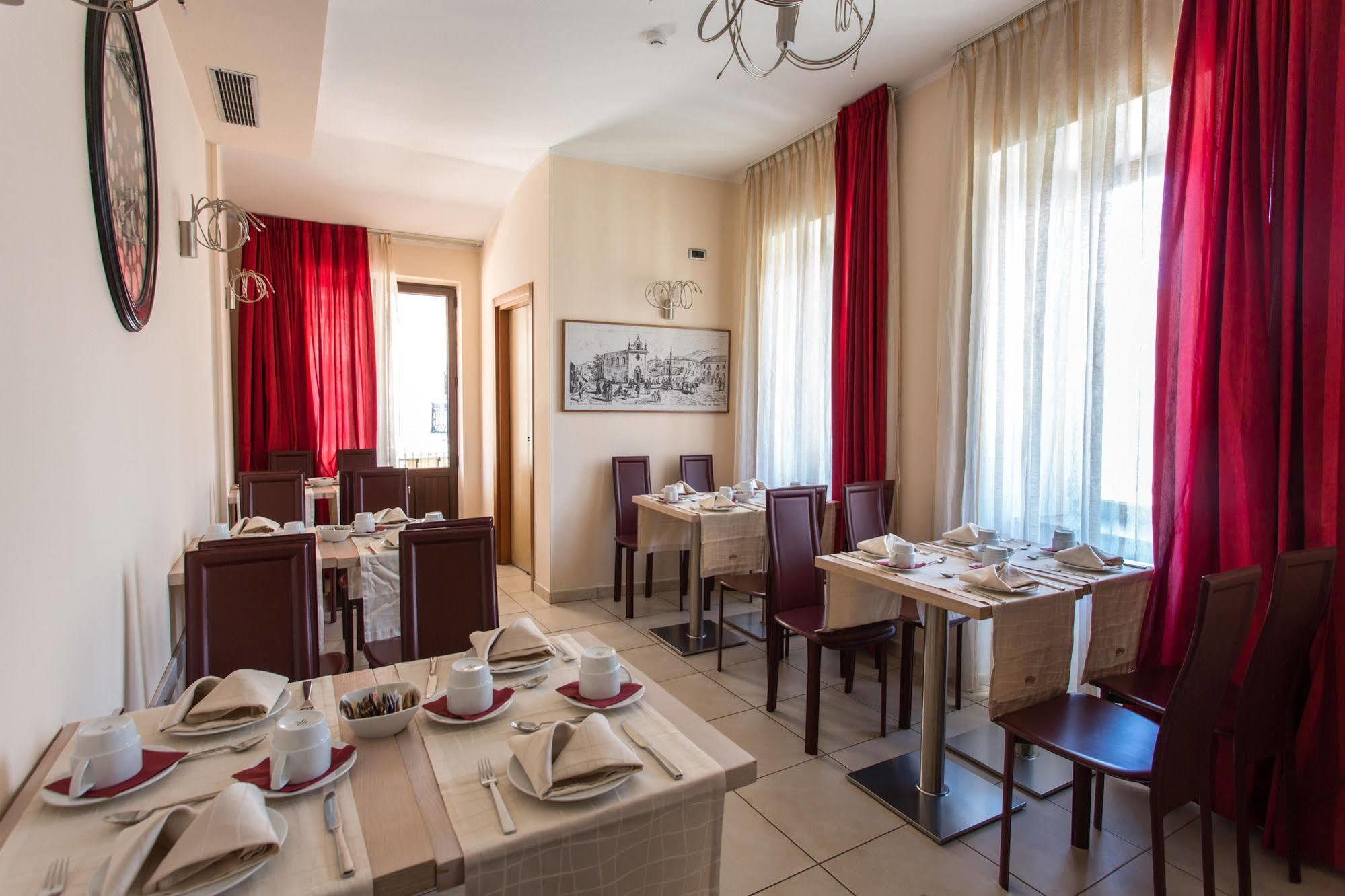 Hotel Conte Ruggero แซร์รา ซาน บรูโน ภายนอก รูปภาพ
