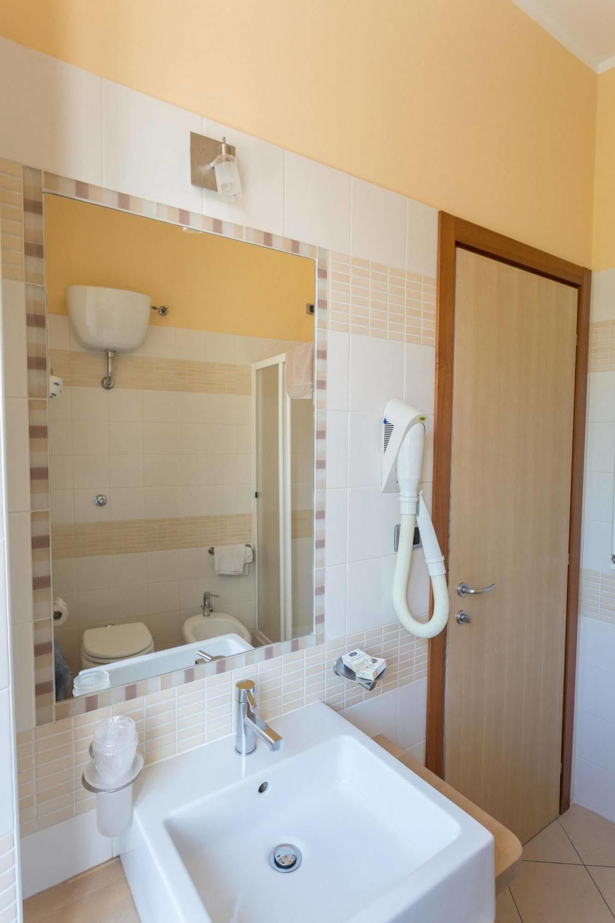 Hotel Conte Ruggero แซร์รา ซาน บรูโน ภายนอก รูปภาพ