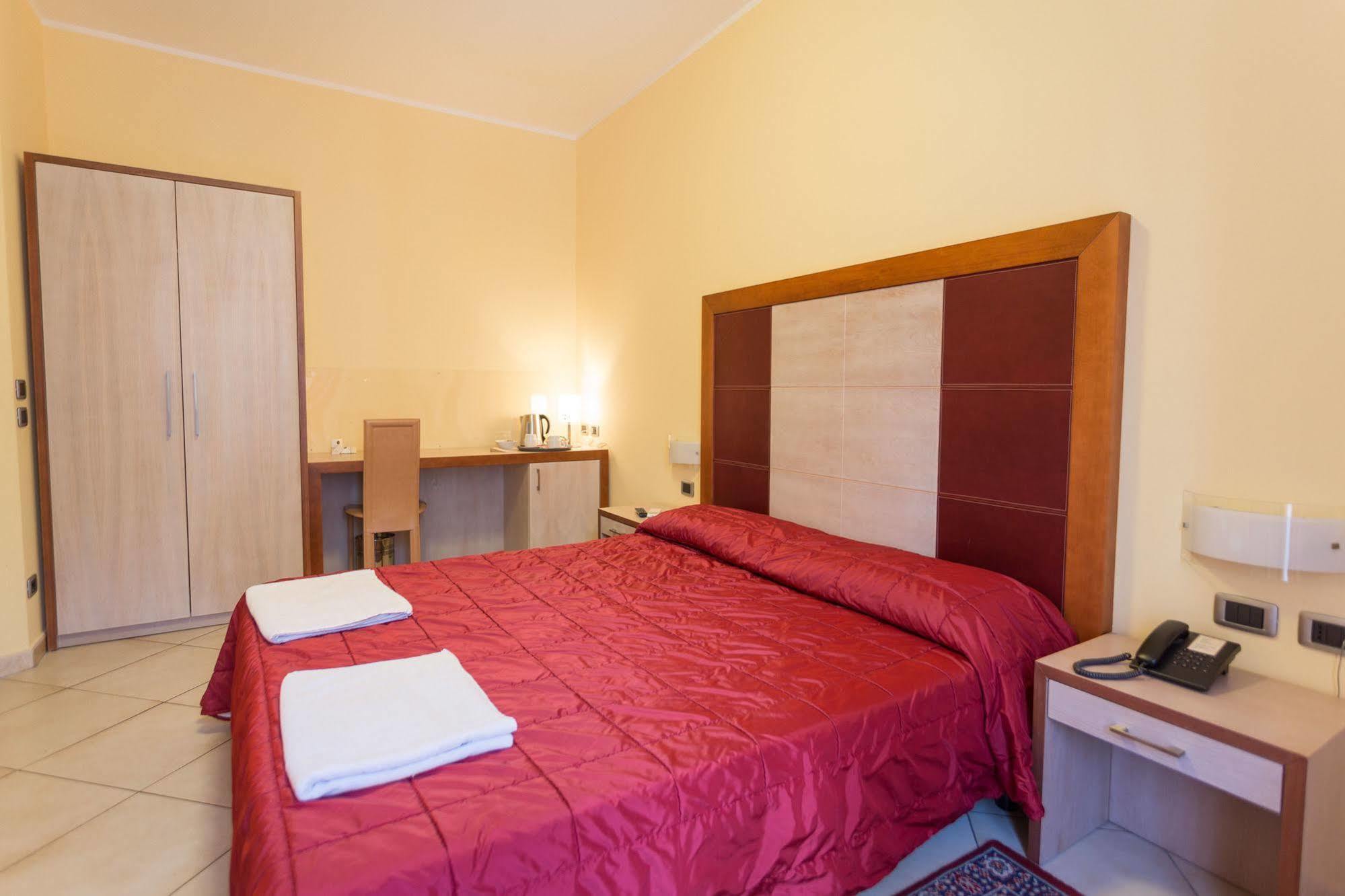 Hotel Conte Ruggero แซร์รา ซาน บรูโน ภายนอก รูปภาพ