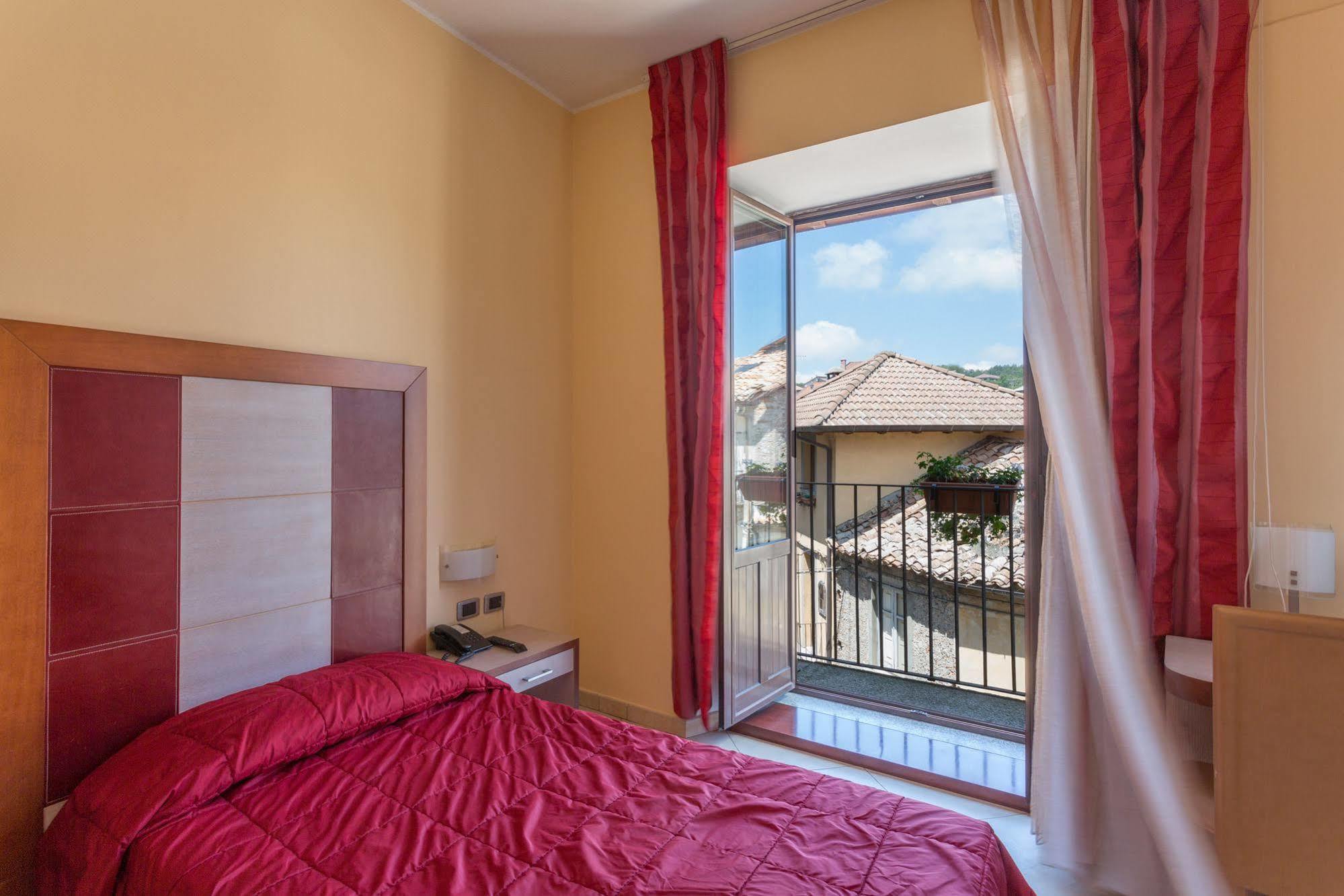 Hotel Conte Ruggero แซร์รา ซาน บรูโน ภายนอก รูปภาพ