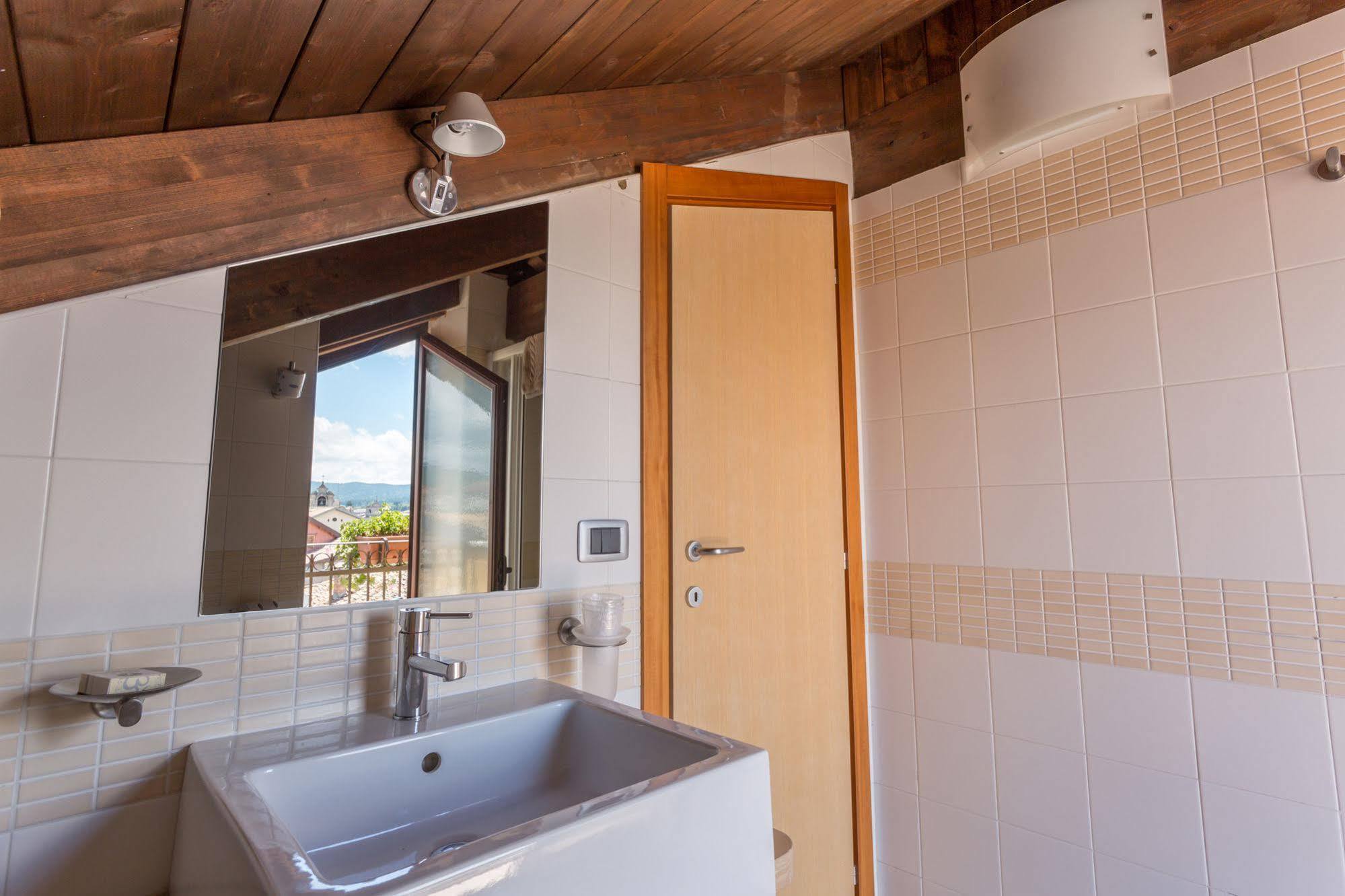 Hotel Conte Ruggero แซร์รา ซาน บรูโน ภายนอก รูปภาพ